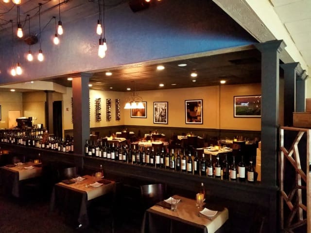 Tavolo Wine Bar & Tuscan Grille Smithfield photo 3