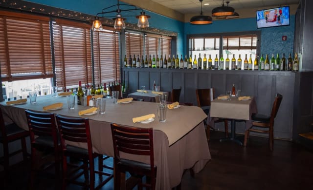 Tavolo Wine Bar & Tuscan Grille Smithfield photo 4
