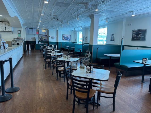 Frank Pepe Pizzeria Napoletana Yonkers photo 3