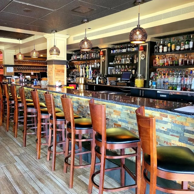 Tavolo Wine Bar & Tuscan Grille Warwick photo 3