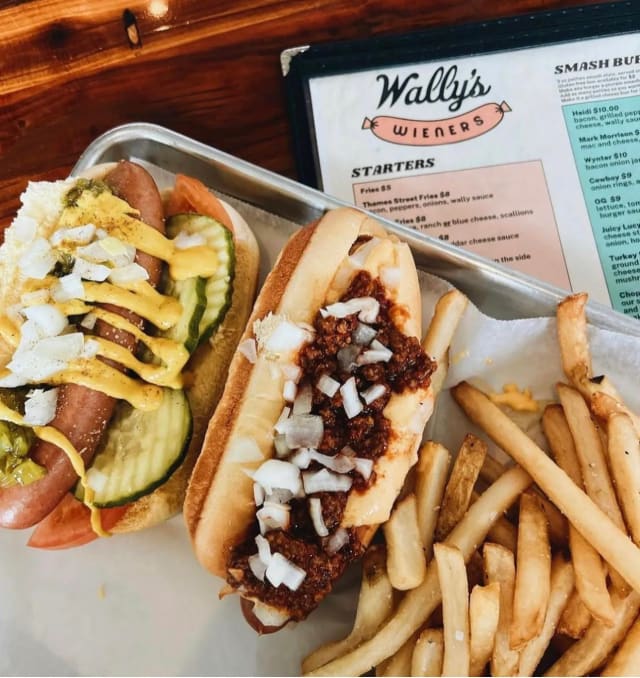 Wally's Wieners & the Copper Club photo 4