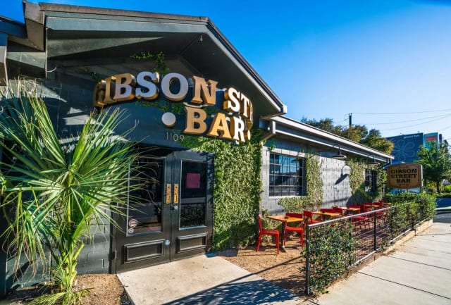Gibson Street Bar photo 4