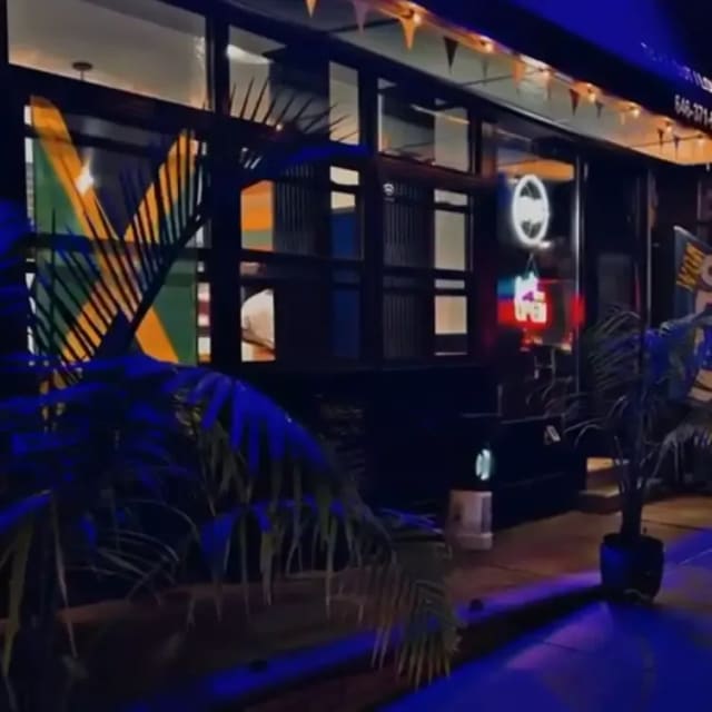 The Bleu room Restaurant & Lounge photo 2