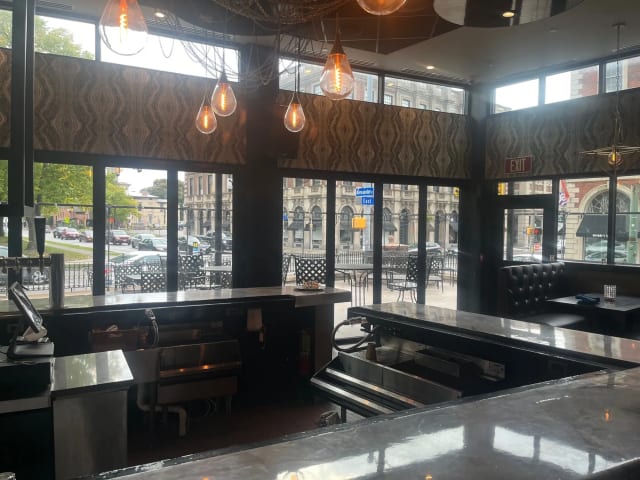 JoLi Bistro & Bar photo 4