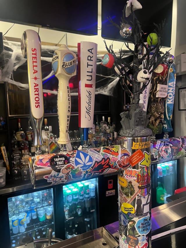 Uptown Gaming Bar & Lounge  photo 5