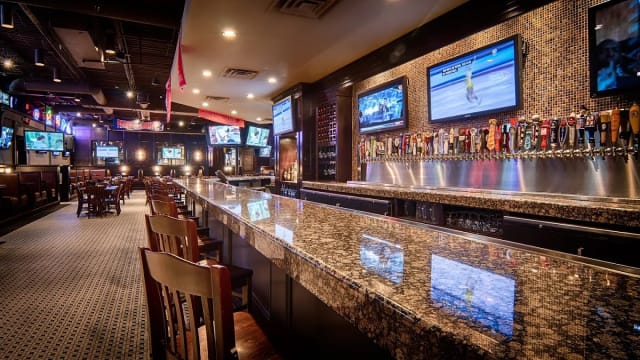 Hudson Grille Sandy Springs photo 4