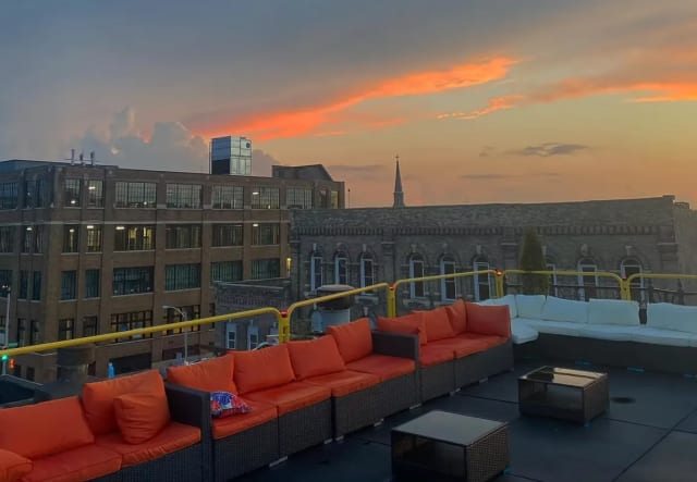 Shaker's Cigar Bar photo 4