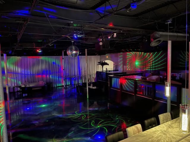 Cosmo's Nightclub & Lounge photo 2