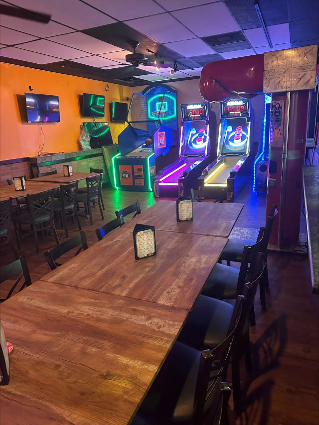 Hogg Daddy's Beach Bar & Grill photo 4