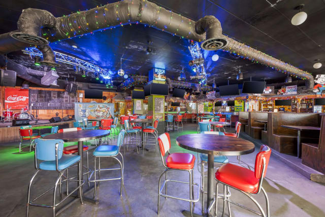 Tin Roof: Cincinnati photo 3