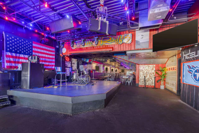 Tin Roof: Nashville - Demonbreun Hill photo 4
