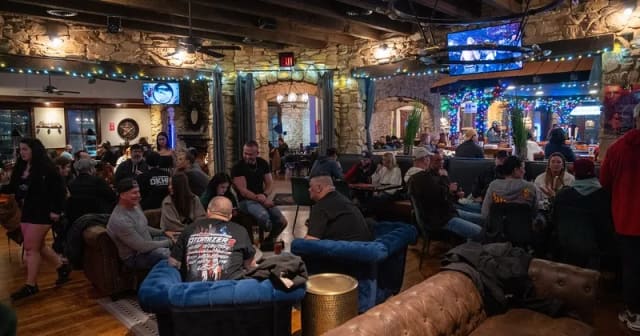 Ballers Bar and Grill photo 4