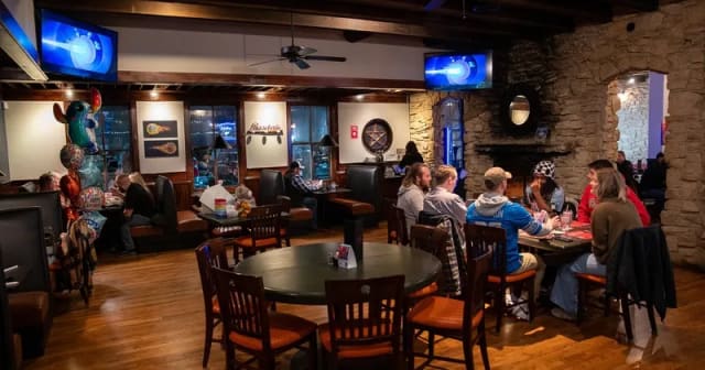 Ballers Bar and Grill photo 5