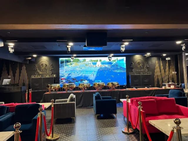 Royal Palace Restaurant & Lounge photo 2