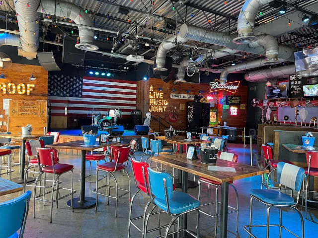 Tin Roof: Orlando photo 3