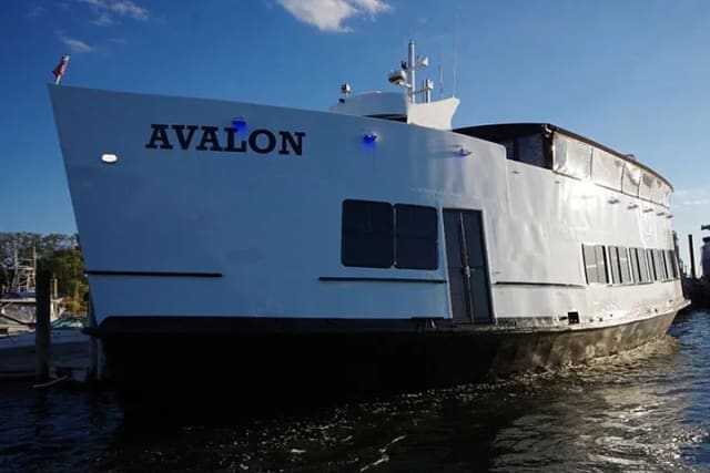 Avalon Yacht, NYC Party Boat photo 2
