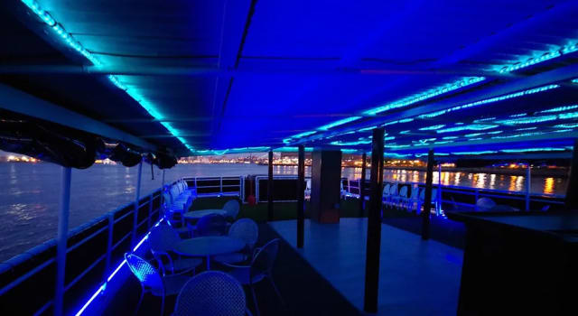 Cabana Yacht, NYC Party Boat photo 3