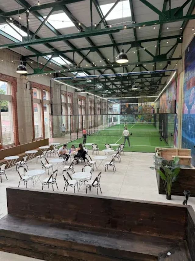 Smokestack Pizza & Bar at Padel Plant photo 3