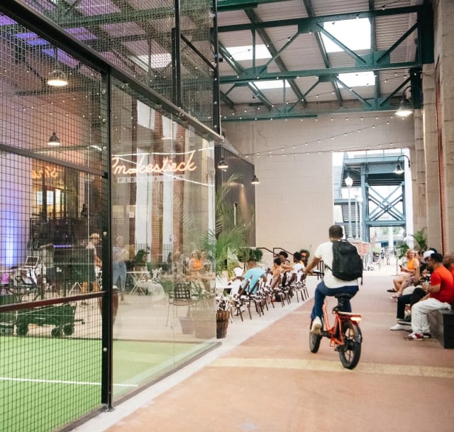 Smokestack Pizza & Bar at Padel Plant photo 5