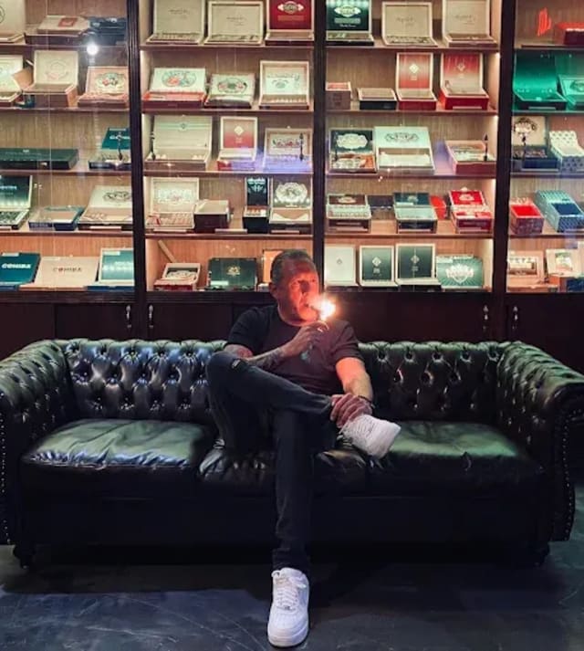 Española Cigar Bar & Lounge photo 4