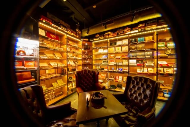 Española Cigar Bar & Lounge photo 5