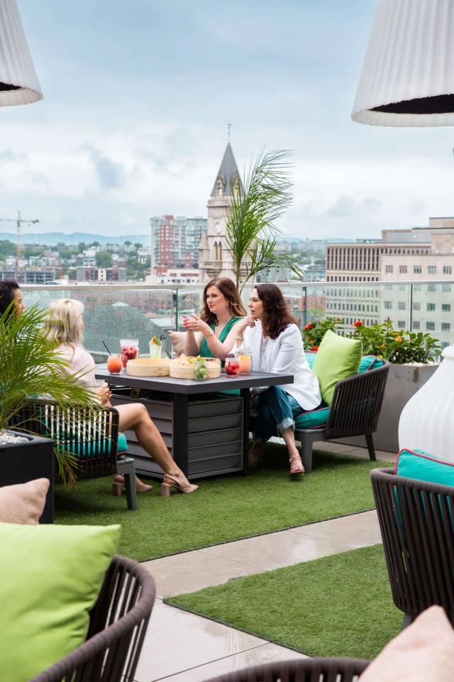 Heirloom Rooftop Lounge at Holston House photo 4