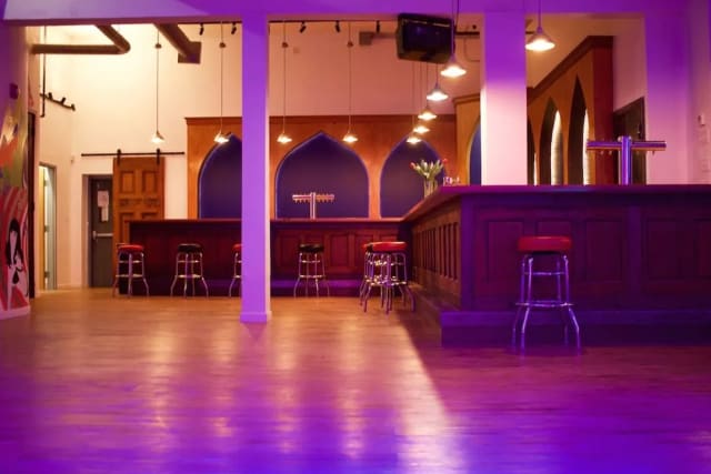Middle East Restaurant And Nightclub (ZuZu, Sonia) photo 4