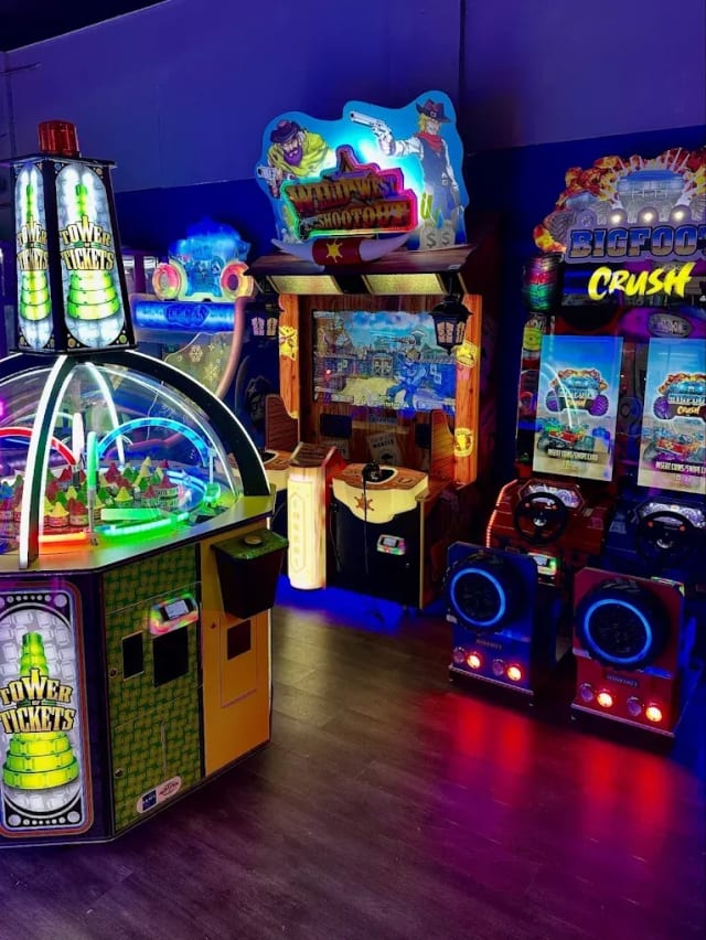 Ultra Lanes Massapequa photo 5