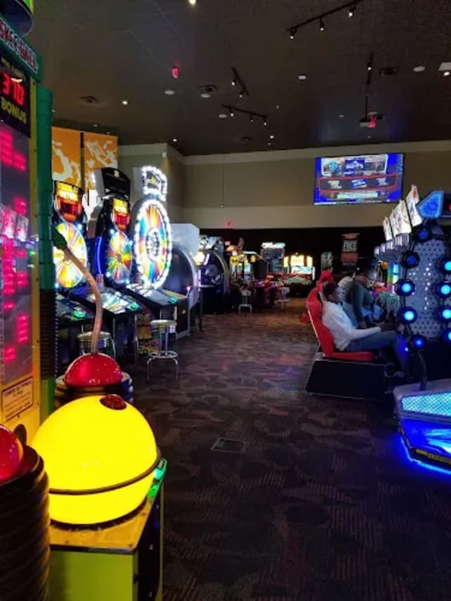Dave & Buster's - Braintree, MA photo 4