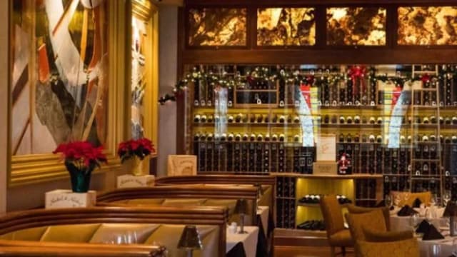 Eddie Merlot's - Englewood, CO photo 4