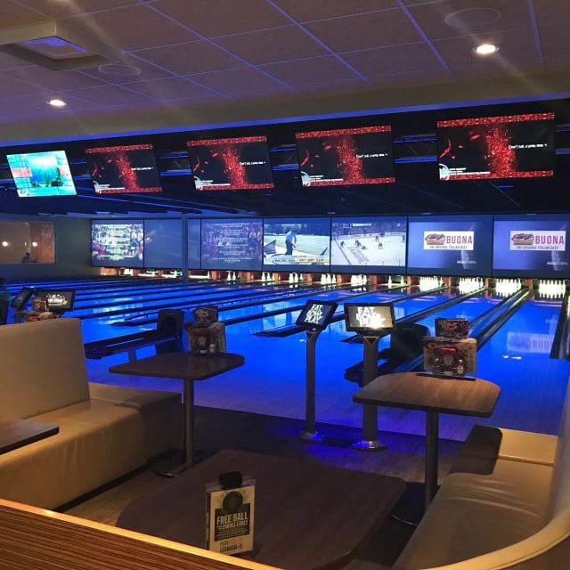 Main Event - Warrenville, IL photo 4