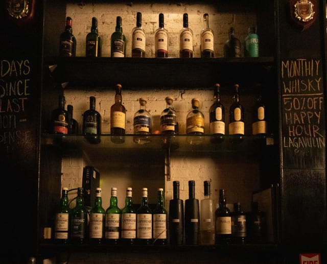 Caledonia Bar UES photo 4