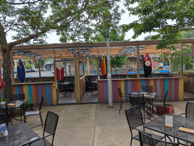 R Public House photo 1