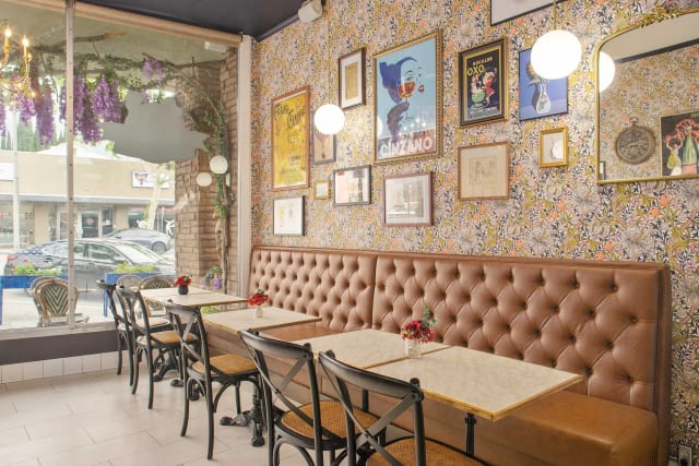 Monsieur Crepe Cafe photo 1