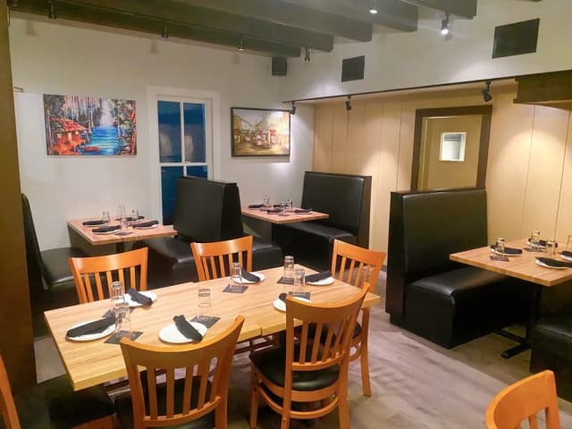 H'ours Creole Smokehouse photo 3