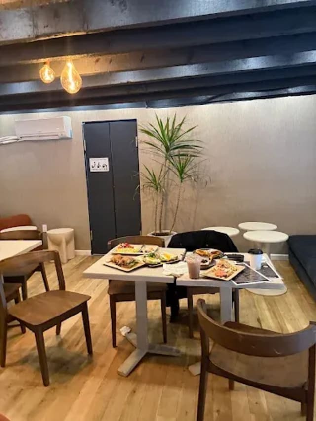 Claire's Kitchen Café & Wine Bar photo 3