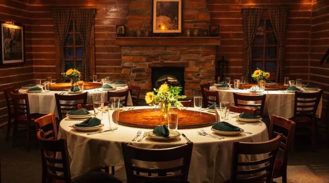 L. Woods Tap & Pine Lodge photo 3