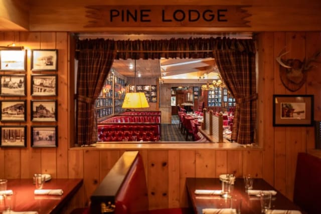 L. Woods Tap & Pine Lodge photo 4