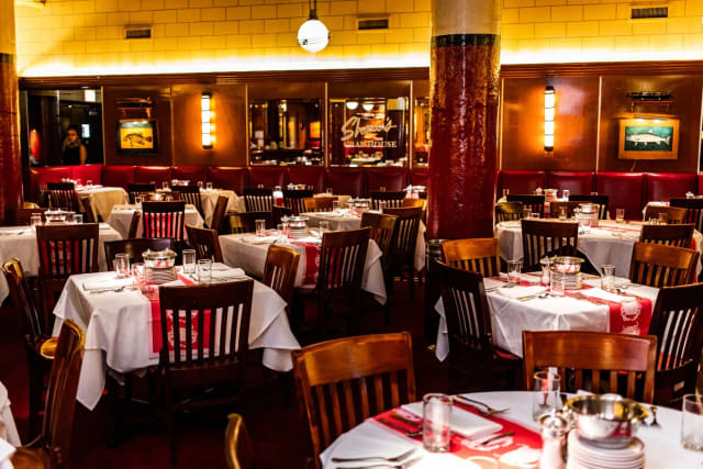 Shaw's Crab House: Chicago photo 2