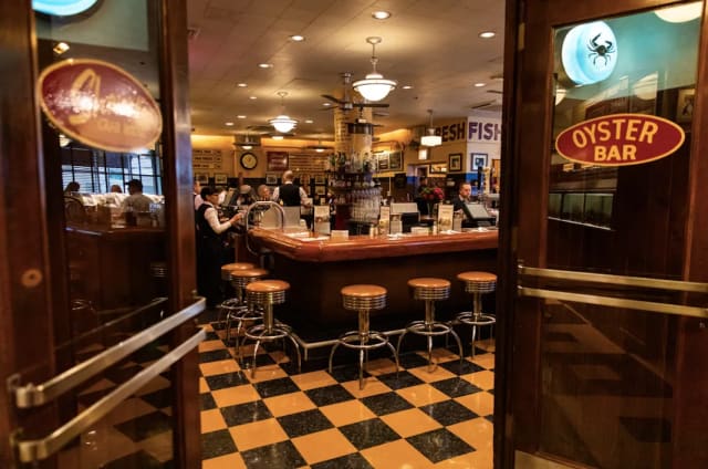 Shaw's Crab House: Chicago photo 4