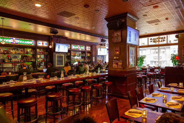 Emerald Loop Bar Grill photo 3