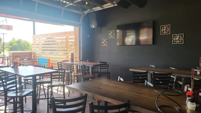 Parry's Pizzeria & Taphouse: Northglenn photo 4