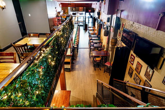 Olde City Cheesesteaks & Brew: Upper East Side photo 2