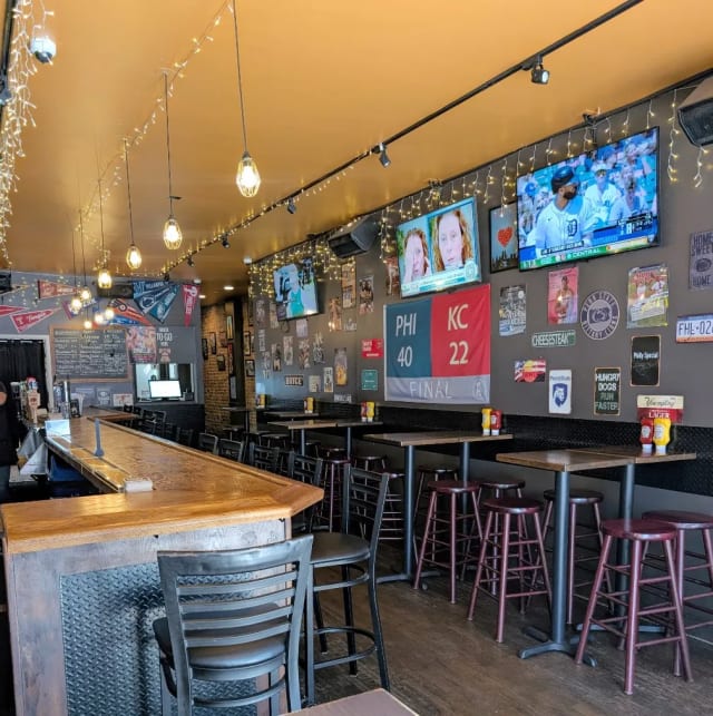 Olde City Cheesesteaks & Brew: Hell's Kitchen photo 3