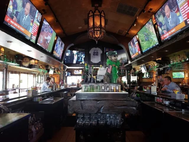 Finn McCool's Irish Sports Pub - Schaumburg photo 4