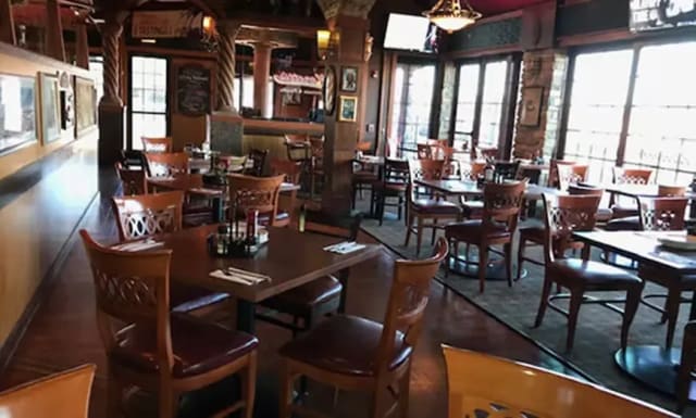 Moretti's Ristorante and Pizzeria - Schaumburg photo 4