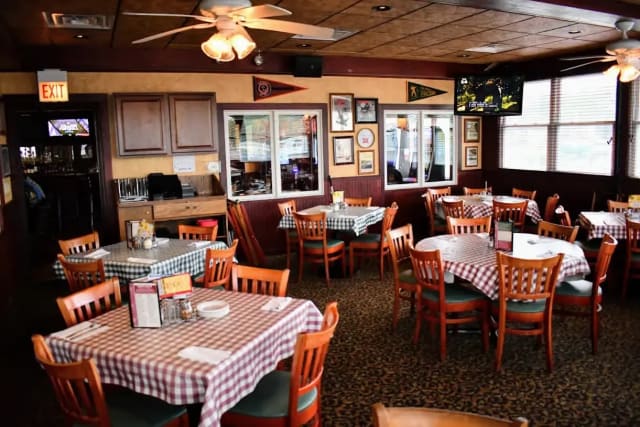 Moretti's Ristorante and Pizzeria - Fox Lake photo 3