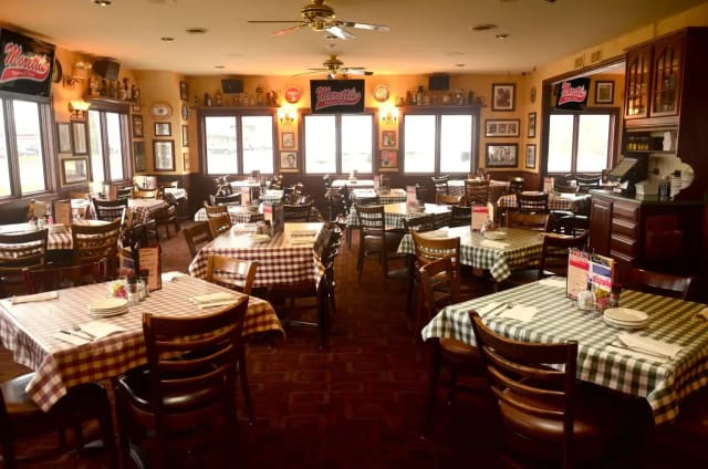 Moretti's Ristorante and Pizzeria - Fox Lake photo 1