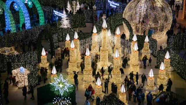 Enchant Christmas: Los Angeles at Santa Anita Park Opens Nov. 20 photo 4