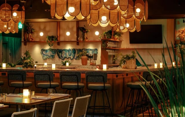 Earls Kitchen + Bar - Las Olas photo 5